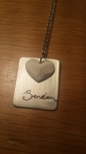 N40 PENDANT - Metal with white heart - Personalised 